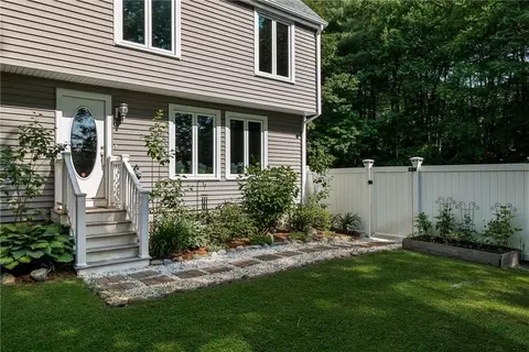 Exterior - 61 Northbridge Rd, Mendon, MA 01756 photo 2 of 8
