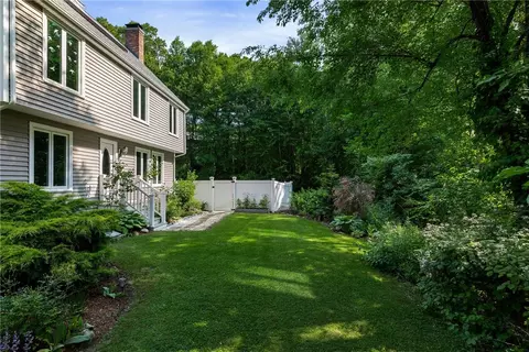Exterior - 61 Northbridge Rd, Mendon, MA 01756 photo 7 of 8