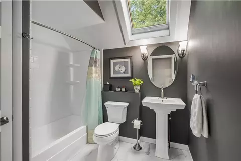 Bath - 61 Northbridge Rd, Mendon, MA 01756 photo 2 of 2