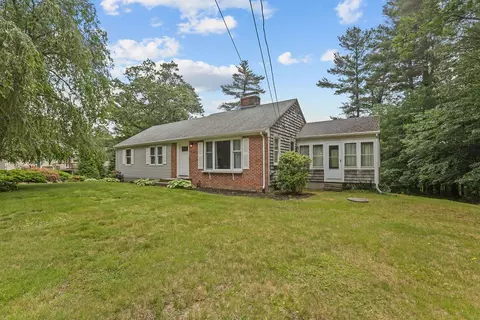 22 Oakridge Rd, Scituate, RI 02857