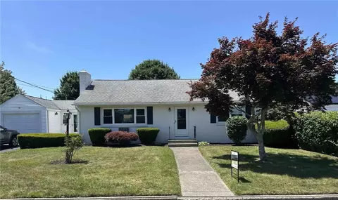 270 Poplar Dr, Cranston, RI 02920