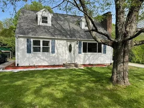 68 North Rd, Burrillville, RI 02859