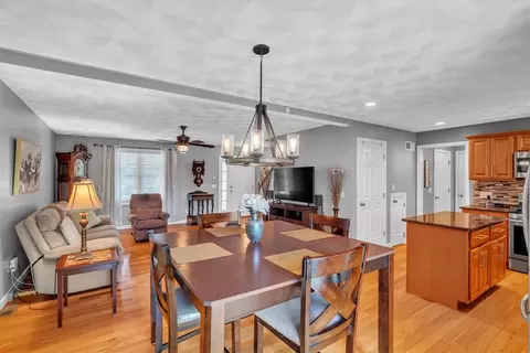 21 Laurel Dr, Glocester, RI 02814 photo 15