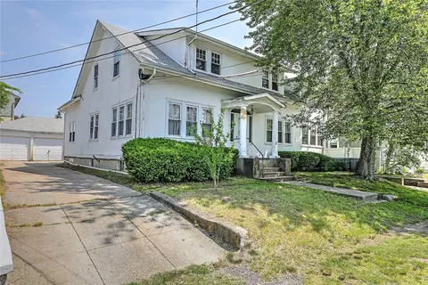 59 Colonial Ave, Cranston, RI 02910