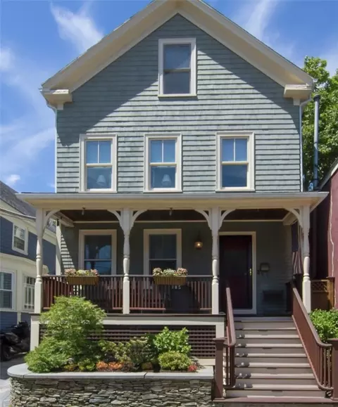 44 Third St, Newport, RI 02840