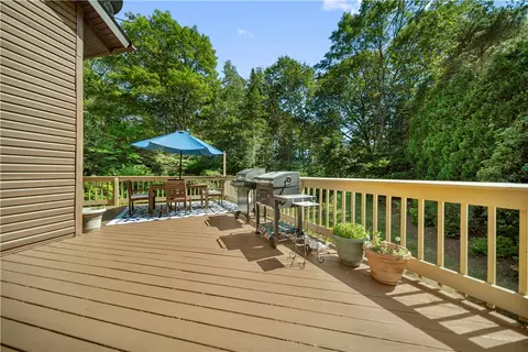 Exterior - 25 Cosmo St, Westerly, RI 02891 photo 3 of 7