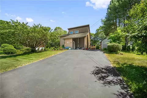 Exterior - 25 Cosmo St, Westerly, RI 02891 photo 2 of 7