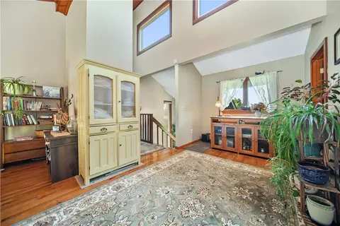 Entry Way - 25 Cosmo St, Westerly, RI 02891 photo 4 of 4