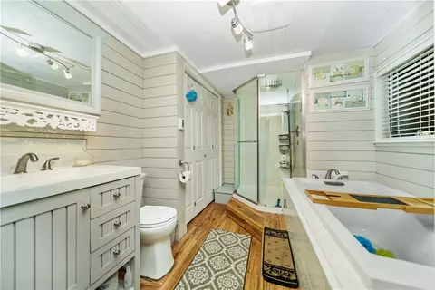 Bath - 25 Cosmo St, Westerly, RI 02891 photo 3 of 3
