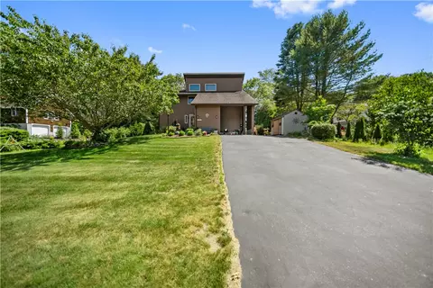 25 Cosmo St, Westerly, RI 02891