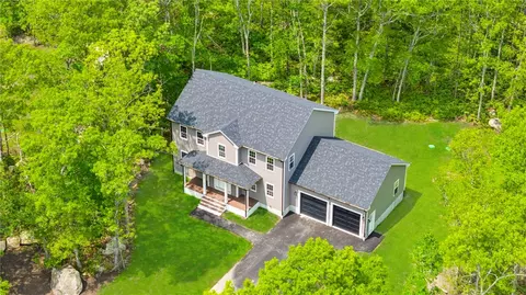 16 Indian Grass Cir, Tiverton, RI 02878