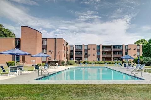 401 Bellevue Ave #214, Newport, RI 02840