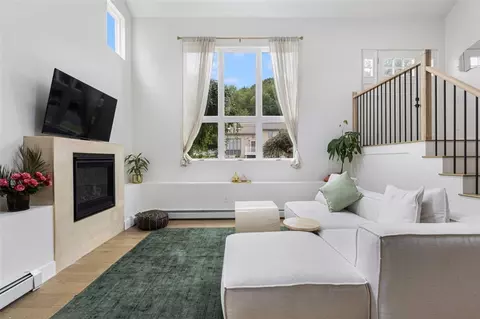 193 Mohawk Trl, Cranston, RI 02921 photo 6
