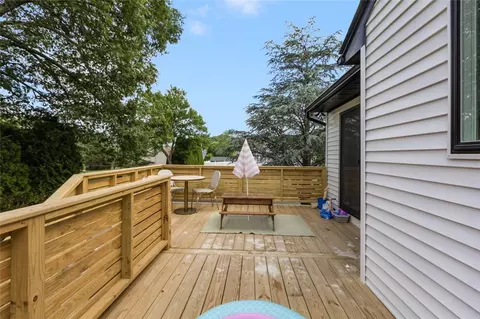 193 Mohawk Trl, Cranston, RI 02921 photo 34