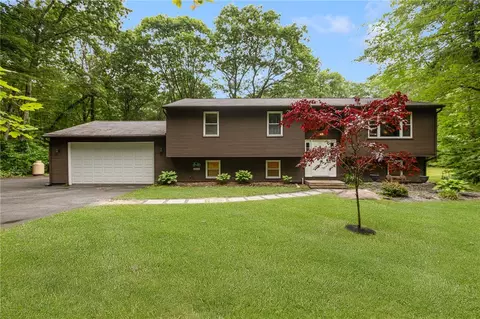 111 Bramble Bush Rd, Coventry, RI 02816