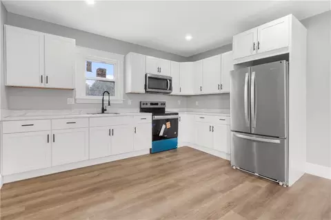 Entry Way - 20 Chalapa Ave, Woonsocket, RI 02895 photo 2 of 4