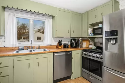 545 Victory Hwy, Mapleville, RI 02839 photo 17