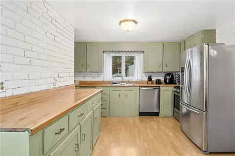 545 Victory Hwy, Mapleville, RI 02839 photo 14