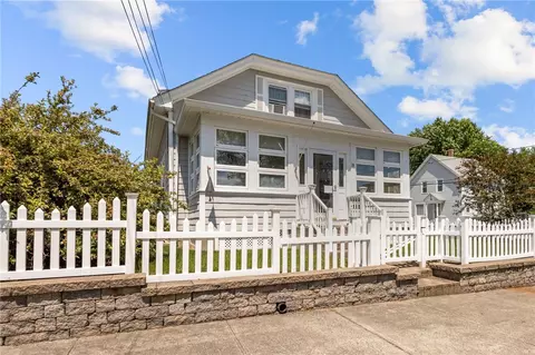 39 Owen Ave, Pawtucket, RI 02860