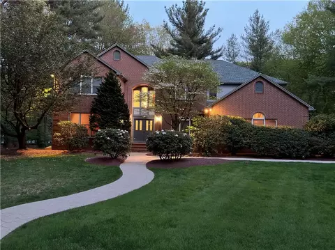 135 Westfield Dr, East Greenwich, RI 02818