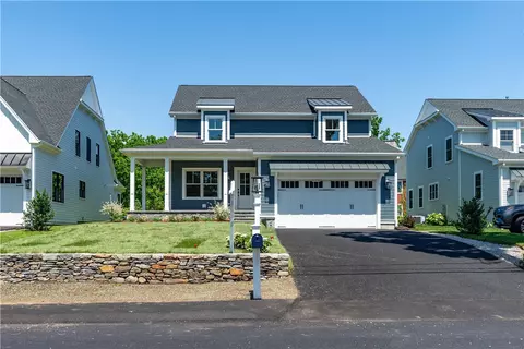 15 Cora St, East Greenwich, RI 02818