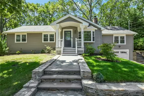 88 Grand View Rd, East Greenwich, RI 02818