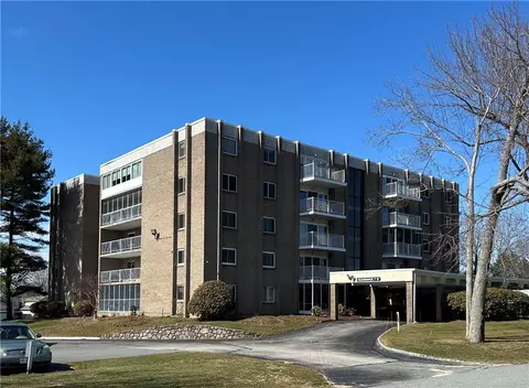 200 Hoffman Ave #206, Cranston, RI 02920