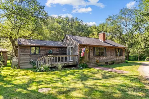 211 Nooseneck Hill Rd, Exeter, RI 02822