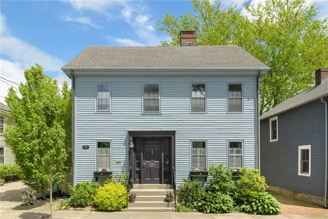 47 Second St, Newport, RI 02840