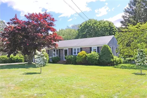 59 Evergreen Dr, Portsmouth, RI 02871