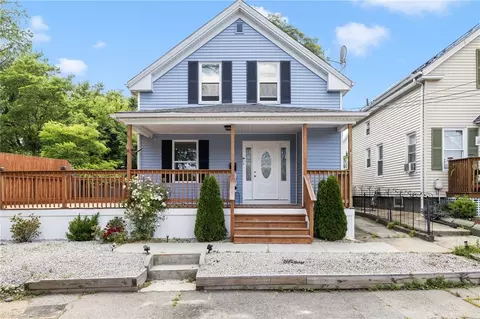 2 Palfrey Pl, Providence, RI 02909