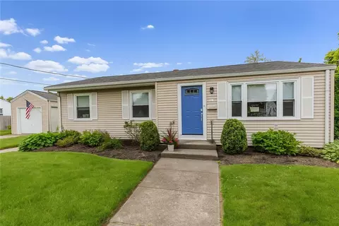 40 Lufkin Ct, Warwick, RI 02888