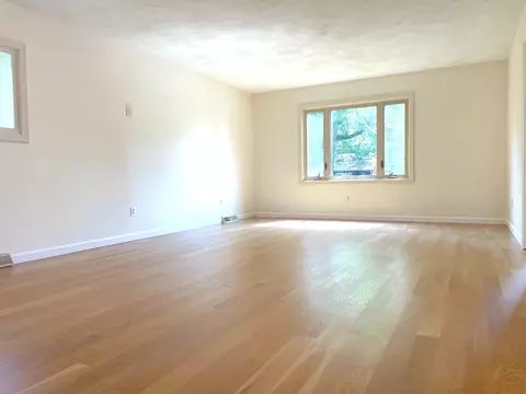 Living - 141 Sturbridge Dr, Warwick, RI 02886 photo 1 of 6