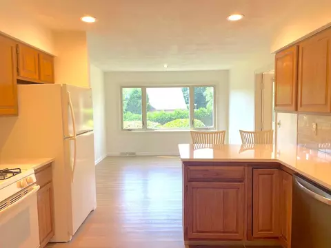 Kitchen - 141 Sturbridge Dr, Warwick, RI 02886 photo 1 of 4