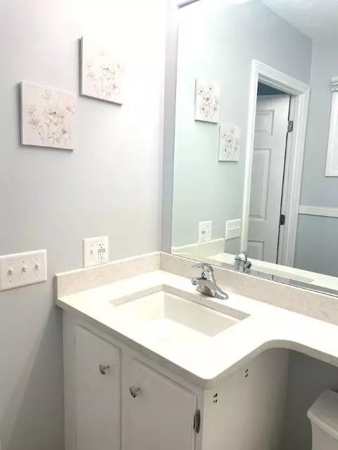 Bath - 141 Sturbridge Dr, Warwick, RI 02886 photo 1 of 1