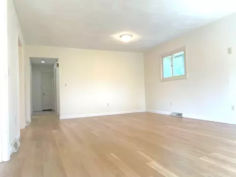 Living - 141 Sturbridge Dr, Warwick, RI 02886 photo 2 of 6