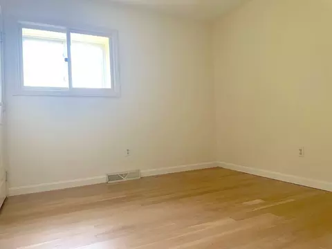 Bedroom - 141 Sturbridge Dr, Warwick, RI 02886 photo 1 of 6