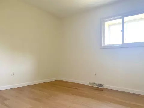 Bedroom - 141 Sturbridge Dr, Warwick, RI 02886 photo 3 of 6