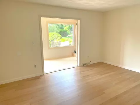 Living - 141 Sturbridge Dr, Warwick, RI 02886 photo 5 of 6