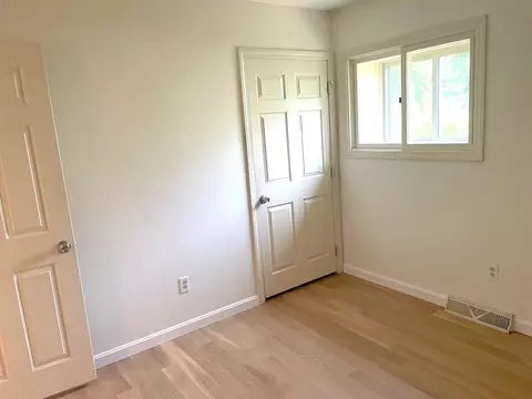 Bedroom - 141 Sturbridge Dr, Warwick, RI 02886 photo 2 of 6