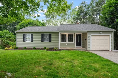 607 Knollwood Dr, Woonsocket, RI 02895