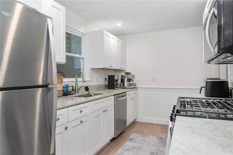 607 Knollwood Dr, Woonsocket, RI 02895 photo 9