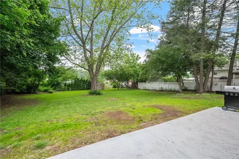 607 Knollwood Dr, Woonsocket, RI 02895 photo 27