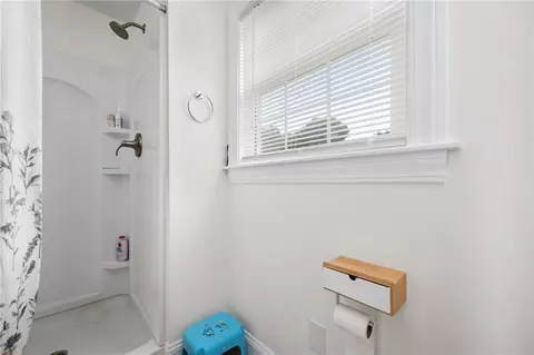 607 Knollwood Dr, Woonsocket, RI 02895 photo 13