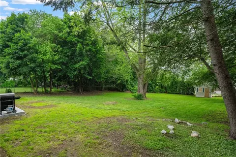607 Knollwood Dr, Woonsocket, RI 02895 photo 28