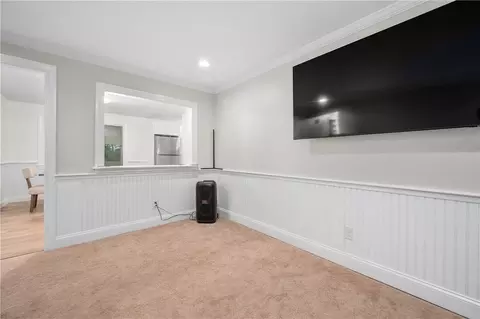 607 Knollwood Dr, Woonsocket, RI 02895 photo 4