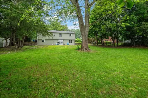 607 Knollwood Dr, Woonsocket, RI 02895 photo 29
