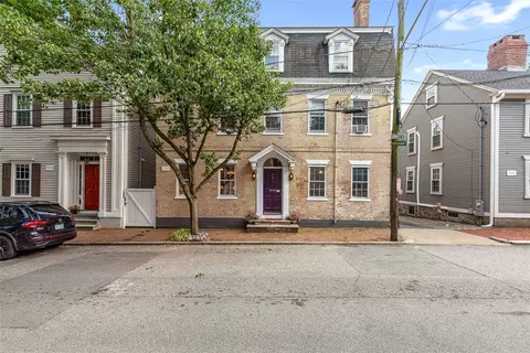 22 Arnold St, Providence, RI 02906