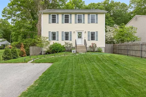 121 Greenbush Rd, East Greenwich, RI 02818
