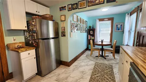Entry Way - 788 Cass Ave, Woonsocket, RI 02895 photo 3 of 5
